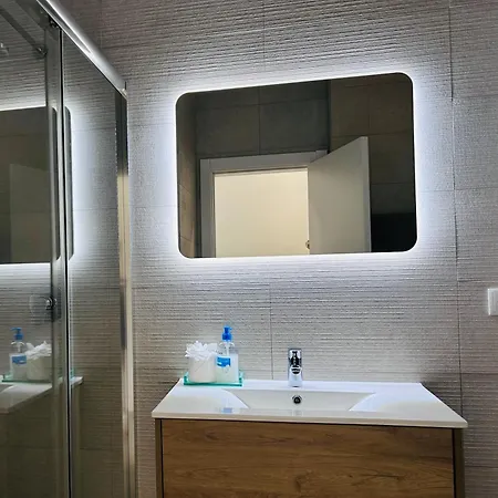 Marina View On Main Avenue Near Beaches Appartement Lagos