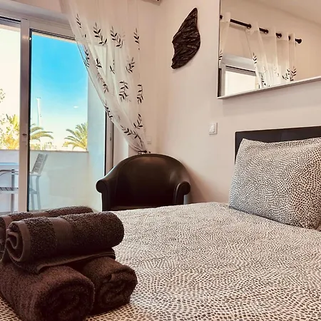 Marina View On Main Avenue Near Beaches * Lagos