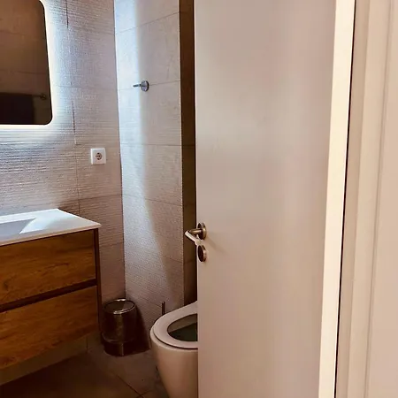 Marina View On Main Avenue Near Beaches Apartment Lagos