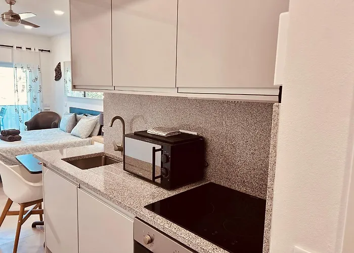 Marina View On Main Avenue Near Beaches *