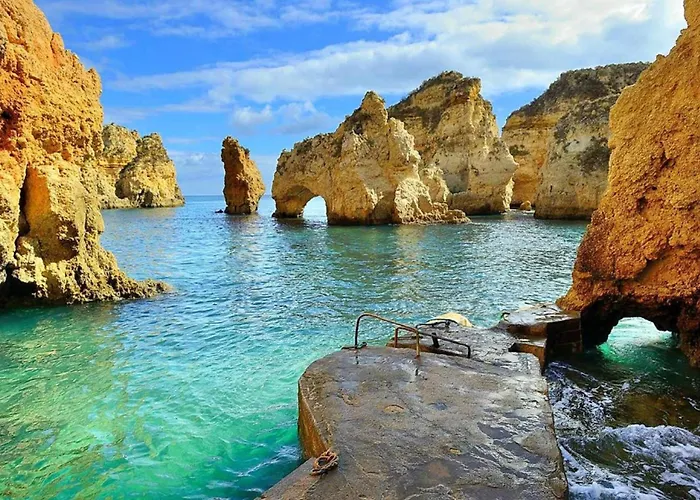 Marina View On Main Avenue Near Beaches 公寓