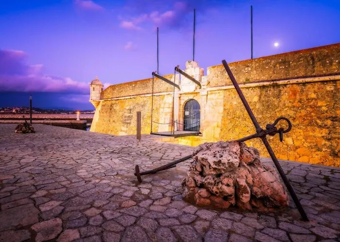 Marina View On Main Avenue Near Beaches *