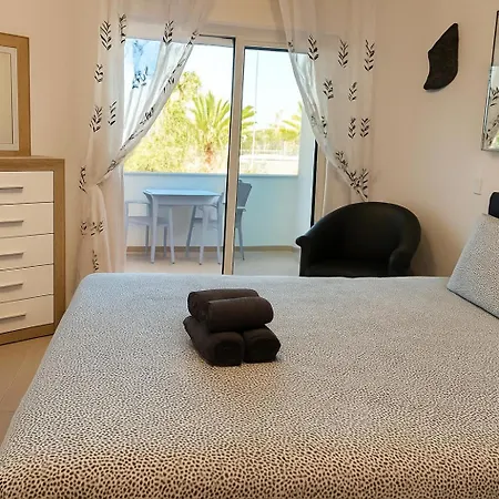 Marina View On Main Avenue Near Beaches Apartment *